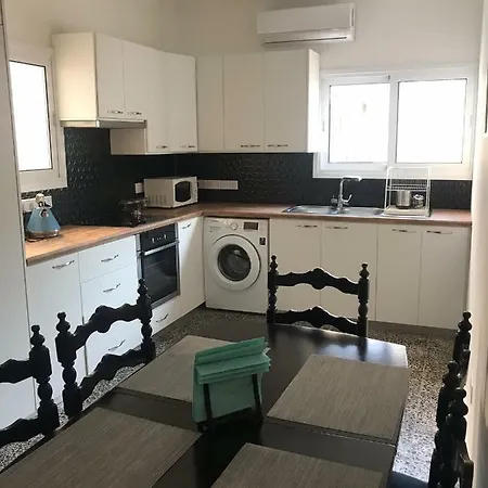 Nice Flat In The City Centre And 2 Min From Beach Ларнака