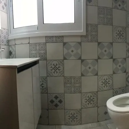 Nice Flat In The City Centre And 2 Min From Beach Apartment