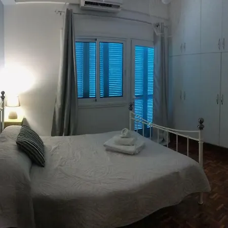 Nice Flat In The City Centre And 2 Min From Beach Appartement Larnaca